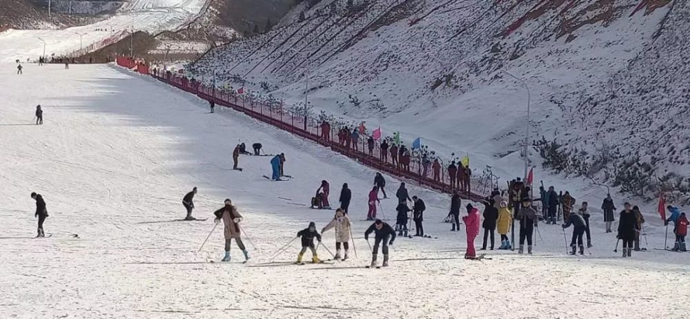 海寨沟海寨沟滑雪场中高级滑雪道将于本周六元旦开滑想要挑战的雪友