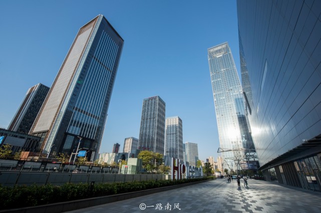 广州三大CBD，全部摩登高颜值，天河CBD还是中国三大CBD之一_腾讯新闻
