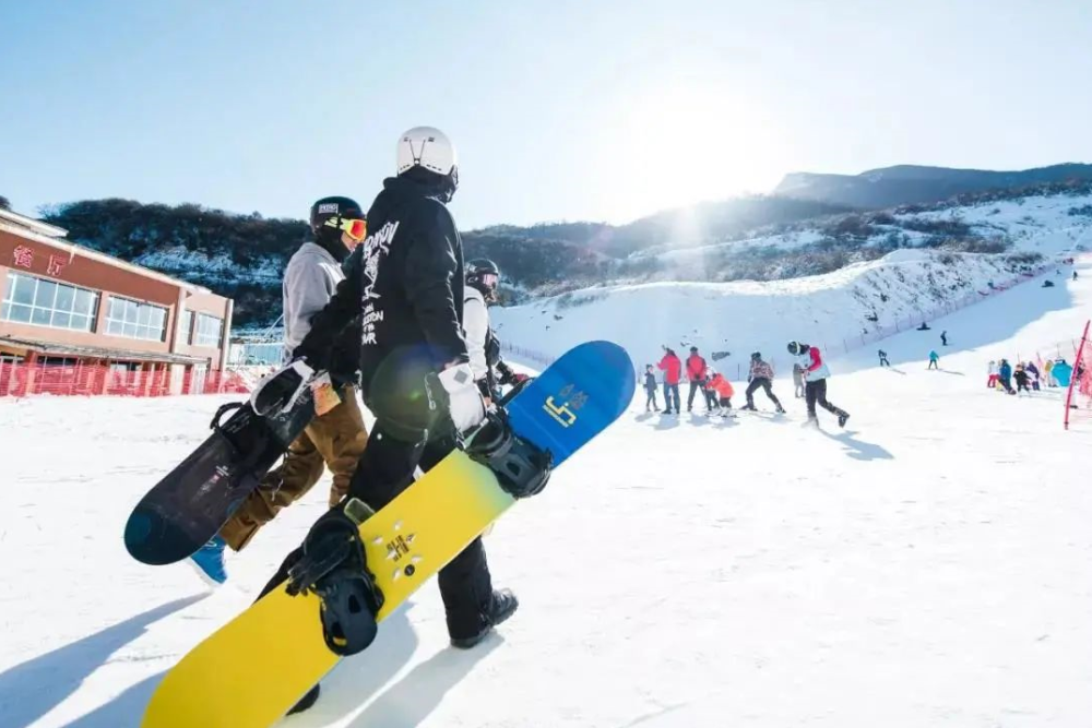 图:成都发布四川峨眉山雷洞坪滑雪场图:成都发布聚焦成渝经济圈,见证