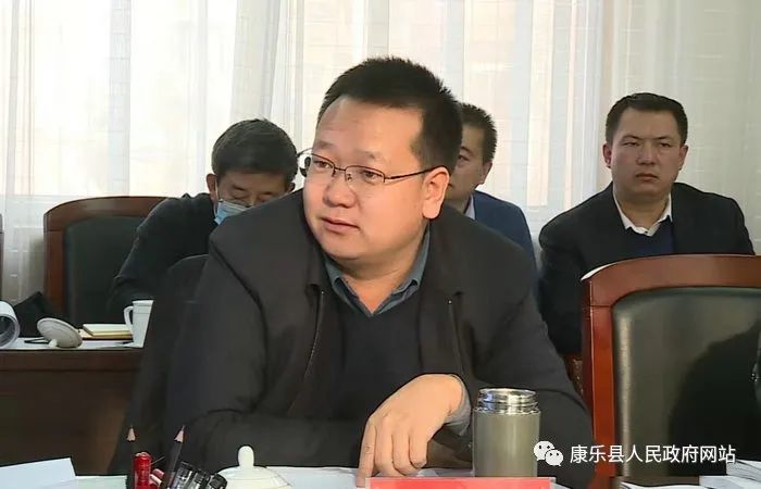 康乐县委书记主持召开3个重点项目方案汇报会