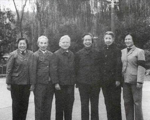 三子曾庆洋想去北京外国语学院,父亲曾山:当兵后要完全服从纪律