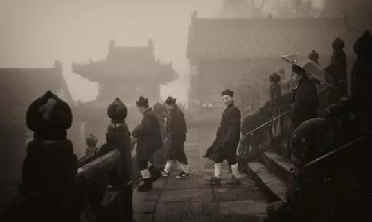 23岁女道士自称9月9日我将得道升仙竟有10万百姓观看她自杀