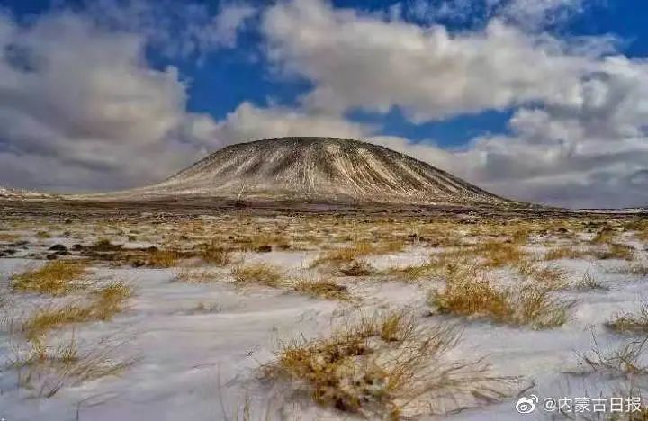 草原之眼冬季的察哈尔火山群