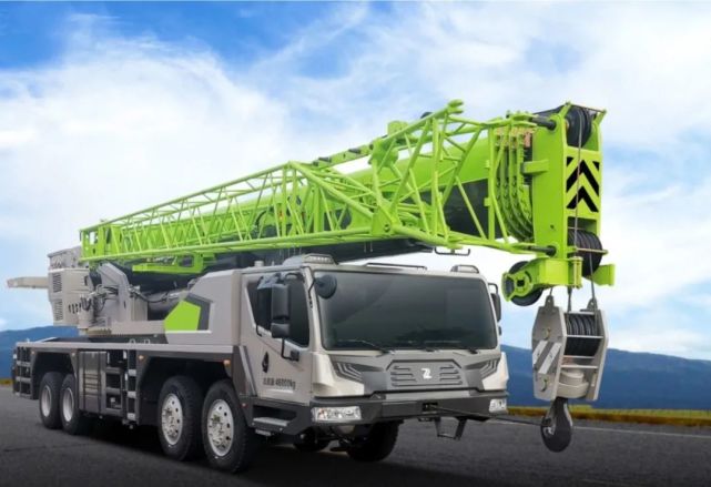 中联新款ztc700v663吊车,经典70吨6节臂,全伸59.5米,7
