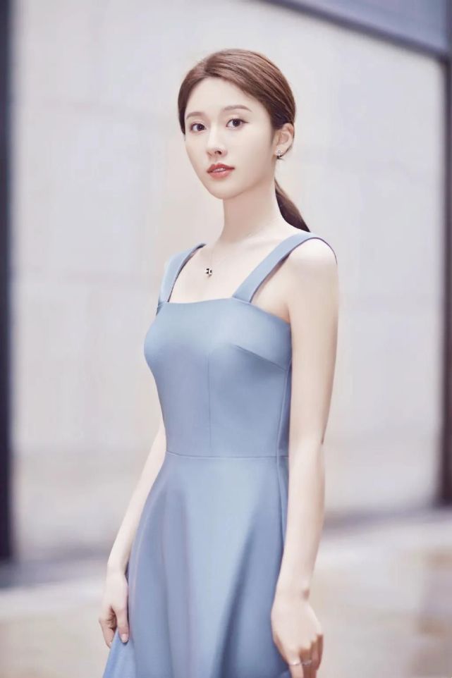 王子璇,甜美可人的"治愈系"女神