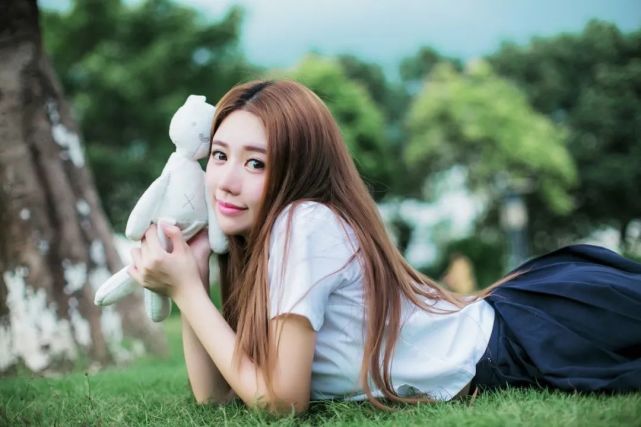 青春靓丽俏皮校园美女