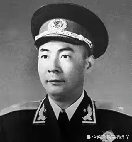 他是开国少将建国后破格提拔为空军政委61岁却被免去职务