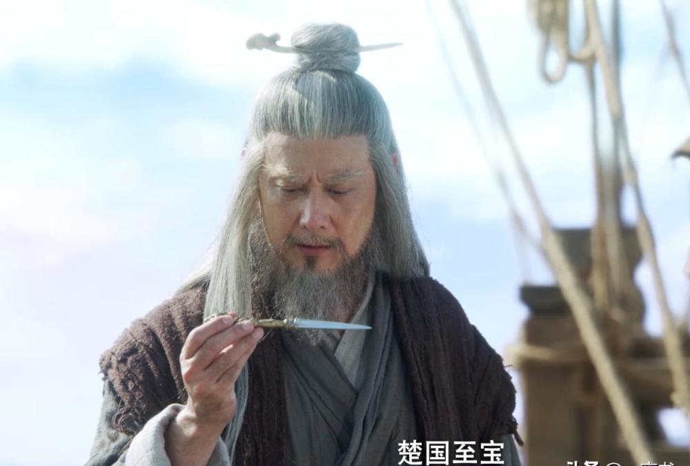 第二个要说的就是木马牛了,事实上木马牛也是吴家剑冢的神剑,此剑乃