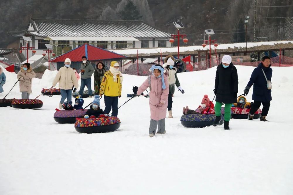 周末去哪儿走进通化县康养谷滑雪场