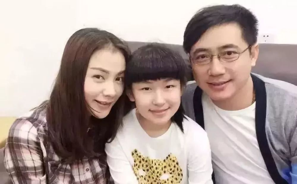 和何文茵的康枝子一样,第二任康保罗扮演者谢恩在剧中的出演时间同样