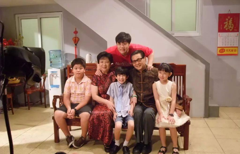 和何文茵的康枝子一样,第二任康保罗扮演者谢恩在剧中的出演时间同样