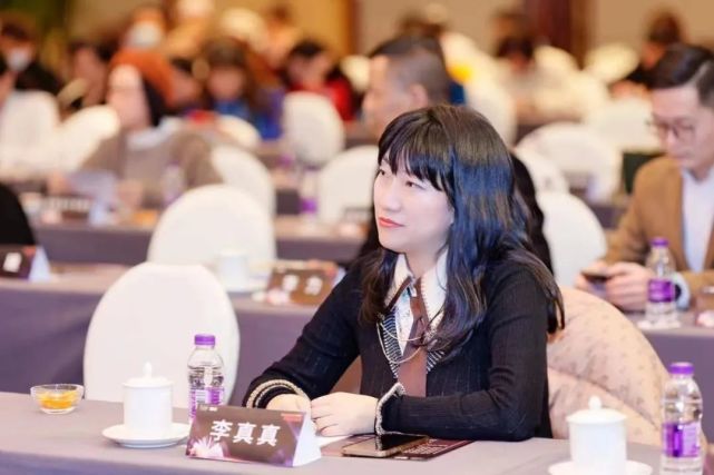 四川人民出版社副社长,成都阅读协会副会长李真真,四川人民出版社地方