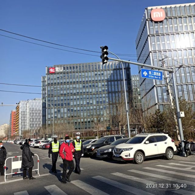 海淀区清河街道加强对小米移动产业园周边交通环境整治