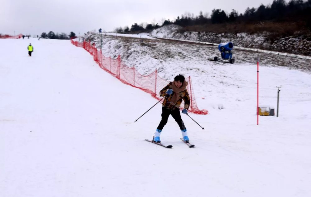 龙缸滑雪场开园啦这个雪季不要错过哦