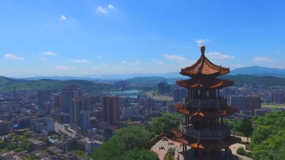 头条丨《娄底日报》整版报道冷水江高质量转型发展新成果_腾讯新闻