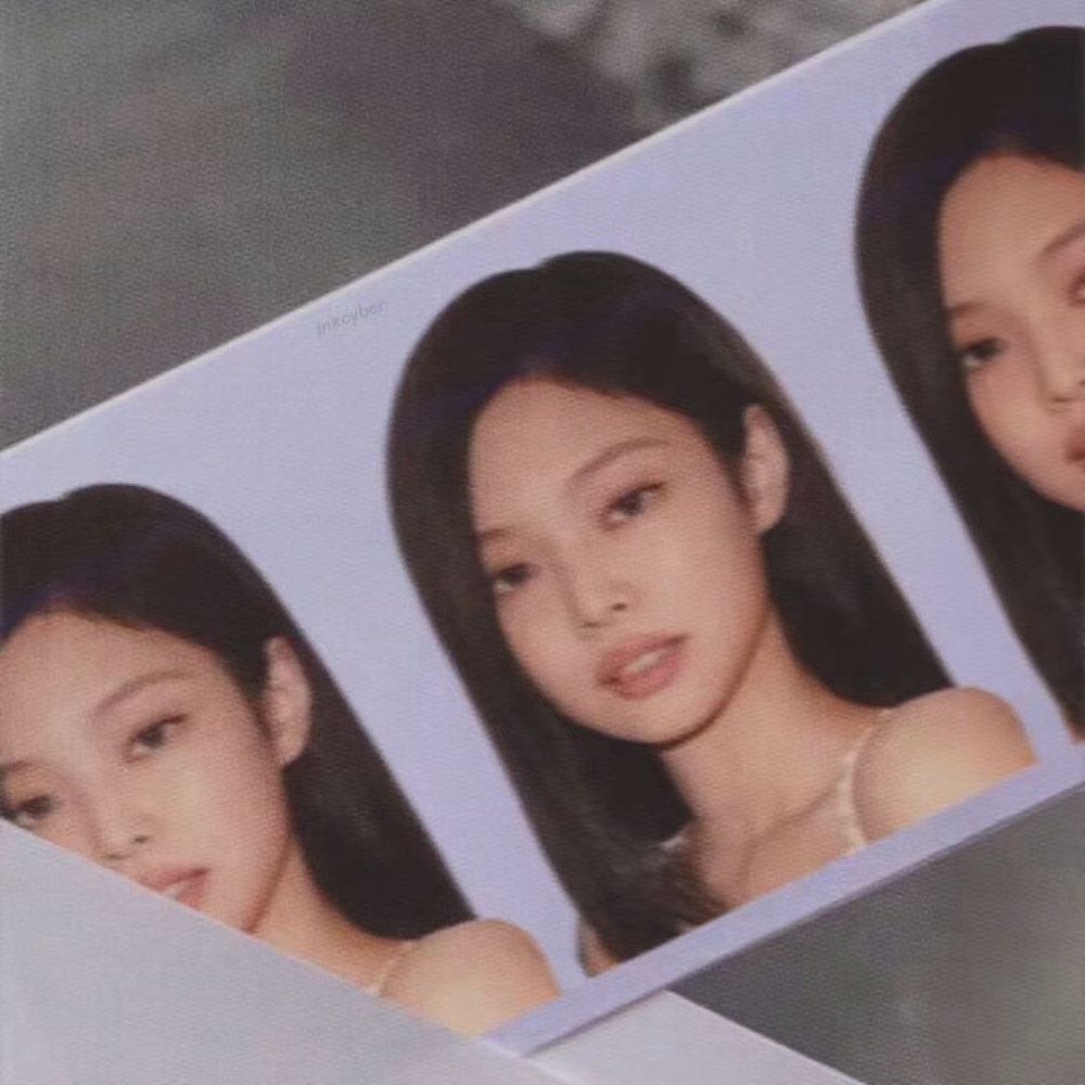 jennie金智妮黑白证件照