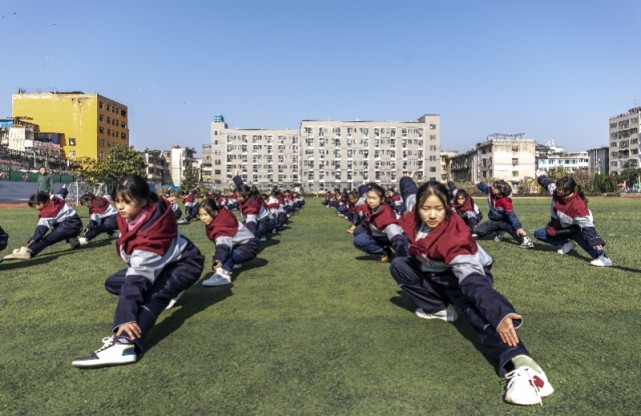 中国人群身体活动指南发布动起来减少躺靠坐孩子少看屏幕 腾讯新闻