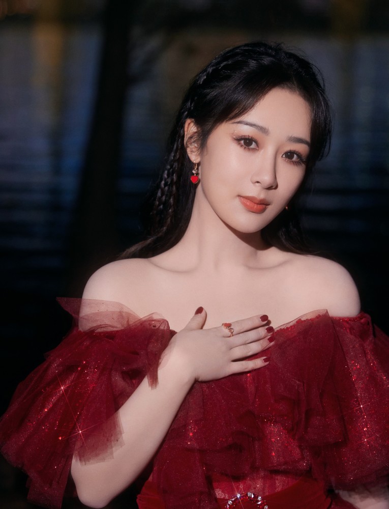杨紫演唱温蒂公主的侍卫