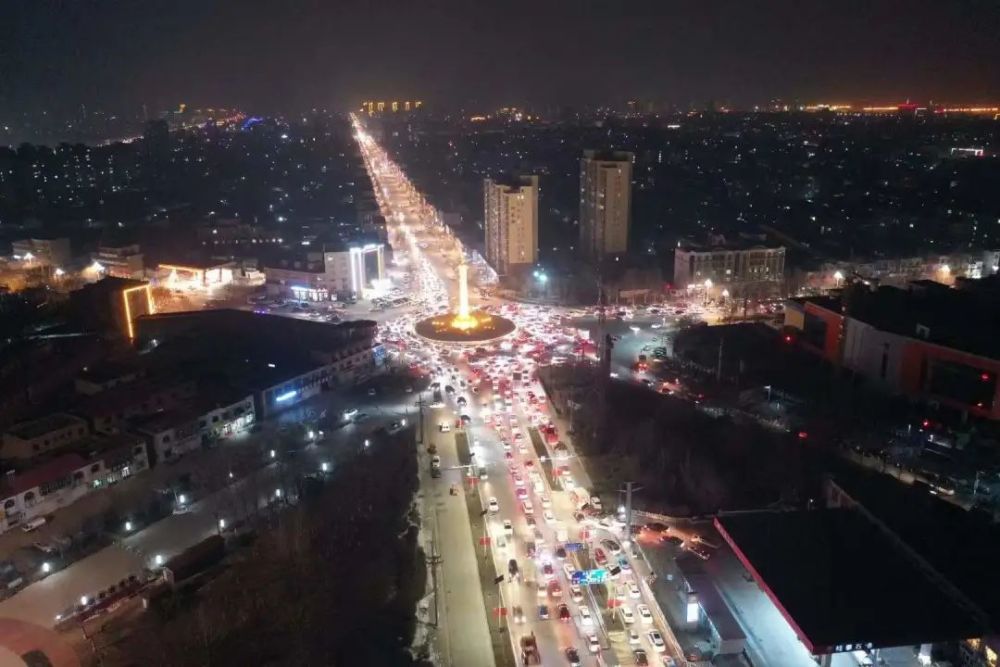 太壮观了肃宁九龙柱在跨年夜刷屏了