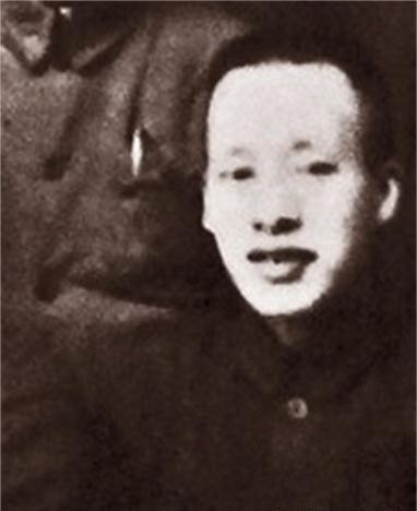 中央红军从江西苏区长征之后,涂振农辗转到达上海,参加参加上海文化界