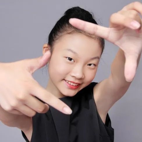 指导老师/段妍君文/高新一中初中校区2023届e2班 邹子桐他们可能一天