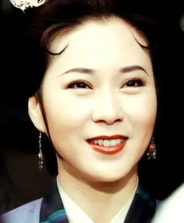 魏秋桦1958年出生香港祖籍四川她演的中年黄蓉挺美的