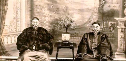 李鸿章的母亲为李氏,是同县李鸿谟的女儿,但因为出天花而遭遗弃,后被