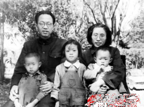 四川阆中人,55岁肖劲光大将夫人伟涛,情况不详张云逸大将夫人韩碧