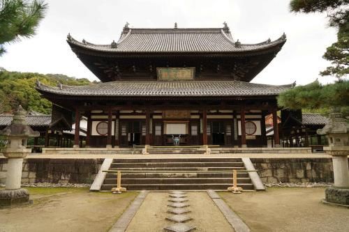 经过了解,他得知日本闻名的万福寺是福建的一位和尚修建的,在日本的