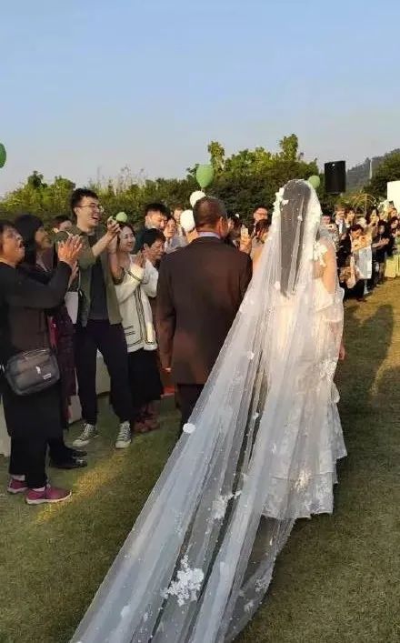 广东靓女嫁鬼佬估唔到土豪婚礼系咁刷爆朋友圈从化人你见过吗