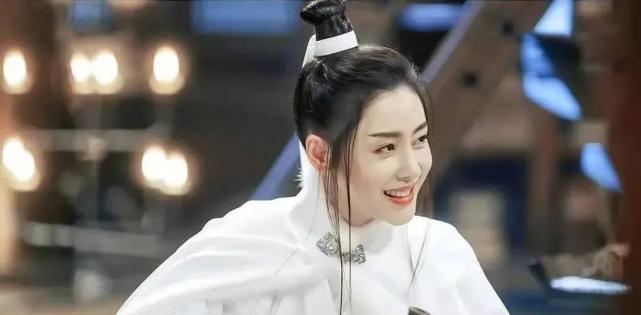 张天爱《雪中悍刀行》南宫仆射的造型,是女扮的