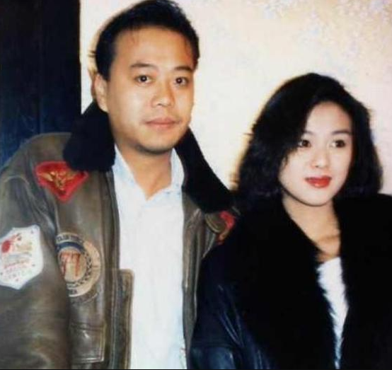 欧阳震华和傅洁娴相识在1995年,据说当初是陶大宇的前妻阿宝做媒人