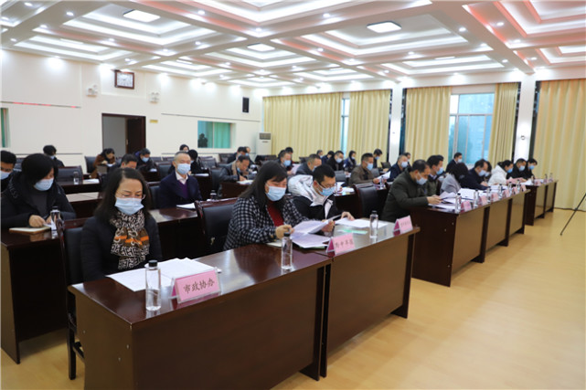 安顺市"两会"新闻发布会召开