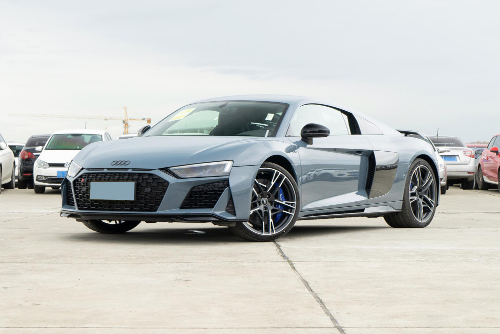 奥迪r8 2021款 v10 coupe performance版本,前脸使用了多凌锐角设计