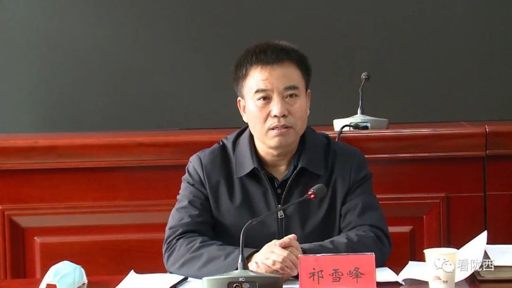 接访中,祁雪峰认真倾听信访群众反映的情况和诉求,仔