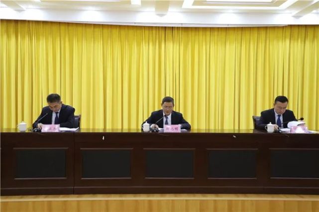 安顺市"两会"新闻发布会召开