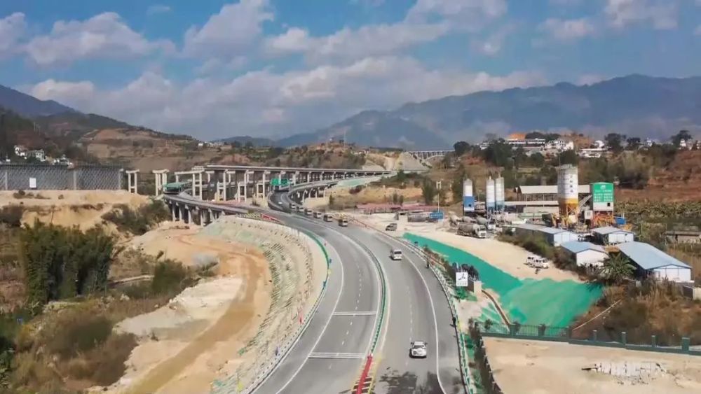 南涧至云县高速公路是国高网g5612大理至临沧高速公路的重要组成路段
