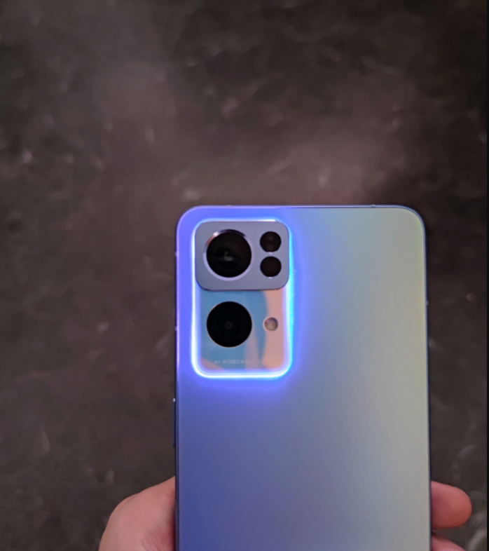 一个就是普通的提醒作用,比如oppo reno7的呼吸灯可以根据通知,信息