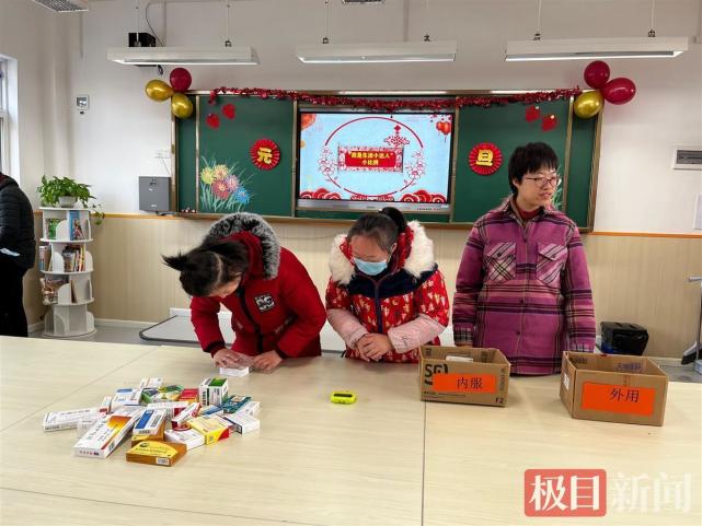 据了解,武昌培智中心学校因为多年的坚持,孩子们都在自己能力范围内