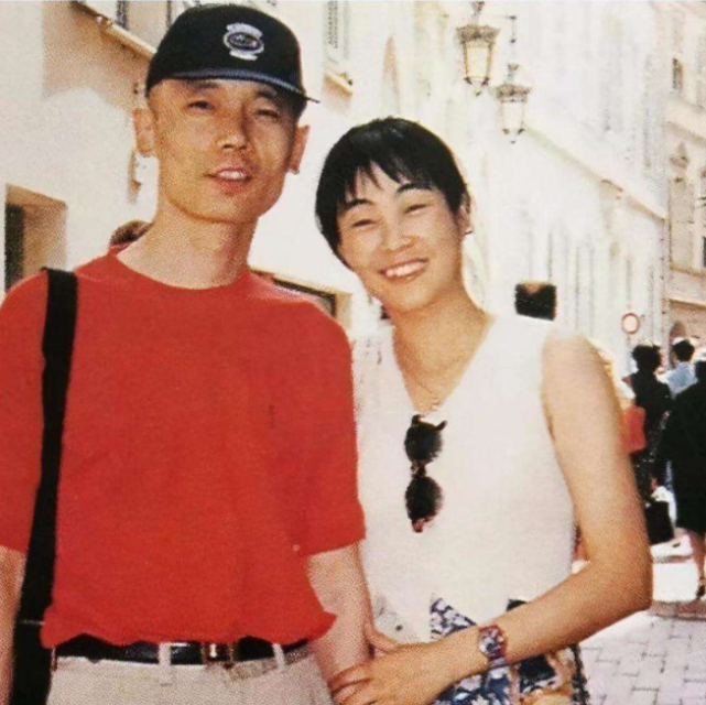 不得不说,贺聪的眼光是极好的,结婚后的葛优凭借自己的精湛演技成了