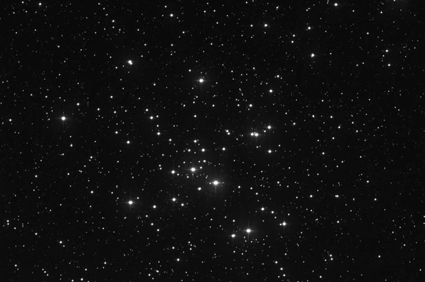 4,小蜂巢星团 m41m47 距离我们的太阳系 1600 光年.