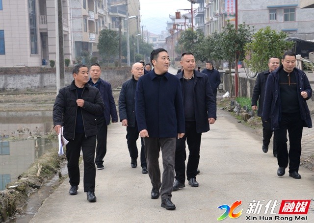 新化新闻网讯(记者 康爱军 邹畅宁)1月4日,县委副书记,县委政法委书记