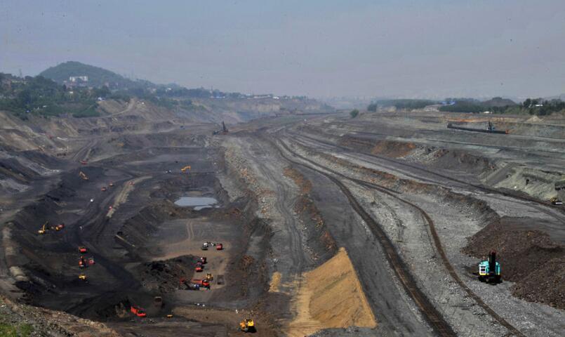 中国第一露天煤矿煤矿厚达55米开采118年后成如今的模样