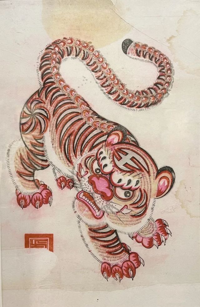 总有一款适合您;精选各种过年必需品,丰富实用;猛虎形象化身礼盒包装