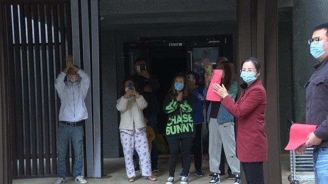科学研判,根据疫情防控分区分级管理,对滨江俊园3号楼进行了封控管理