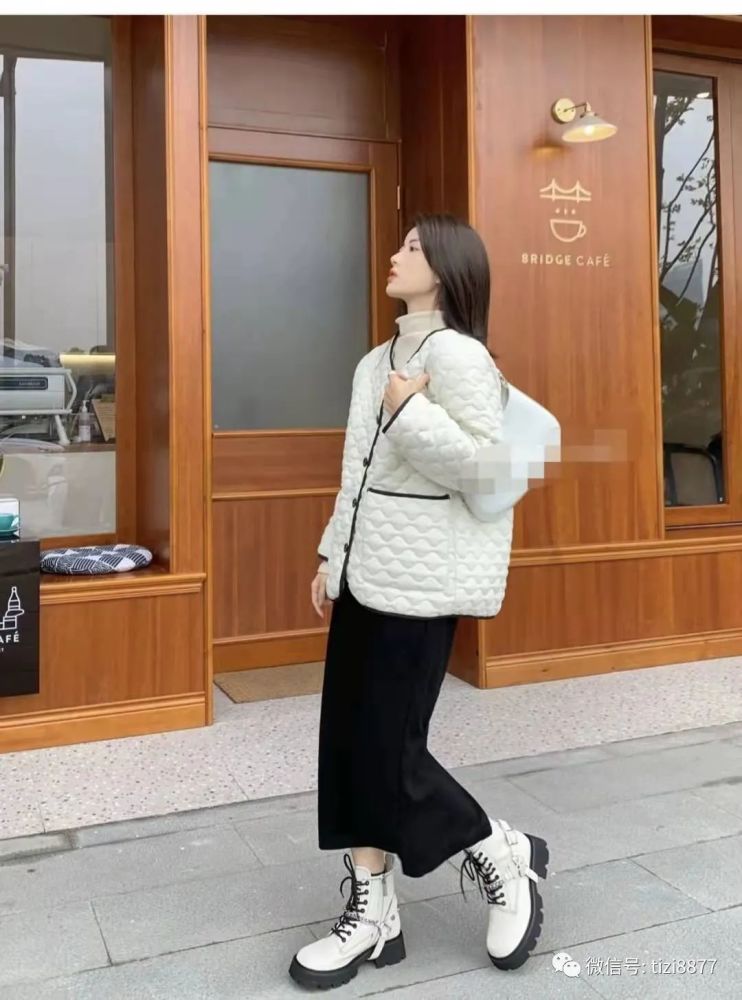 马丁靴搭配什么裙子好看