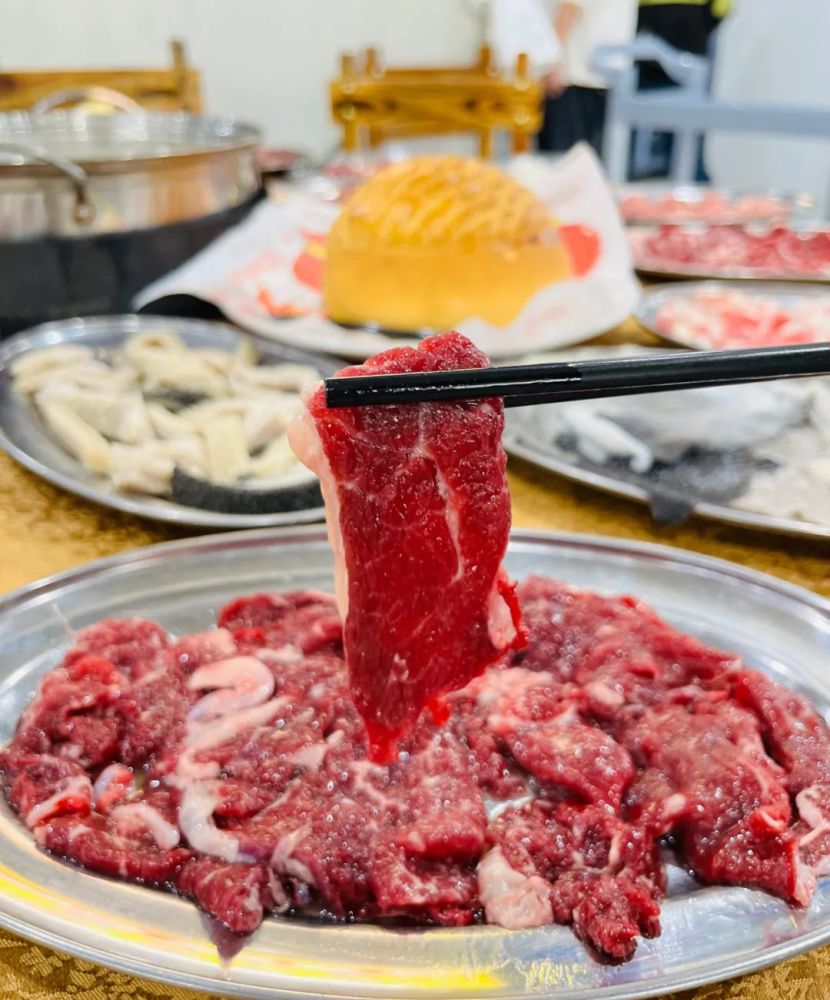 最后5小时999抢五洞牛肉46人餐牛肉4碟杂菜牛肝等牛肉火锅涮起来