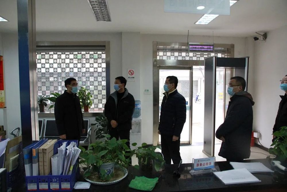 印台区委常委政法委书记肖忠宏到区检察院调研指导工作