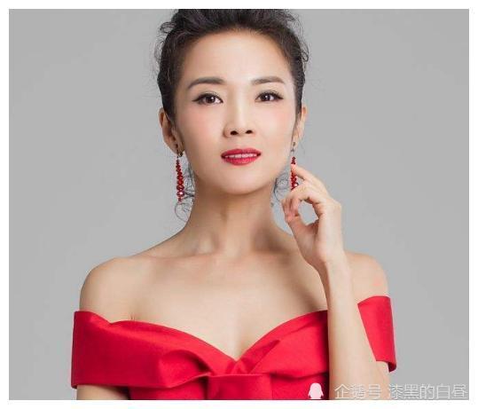 主持人管彤:颜值高开窍晚,42岁才做了妈妈,现在过得怎样?