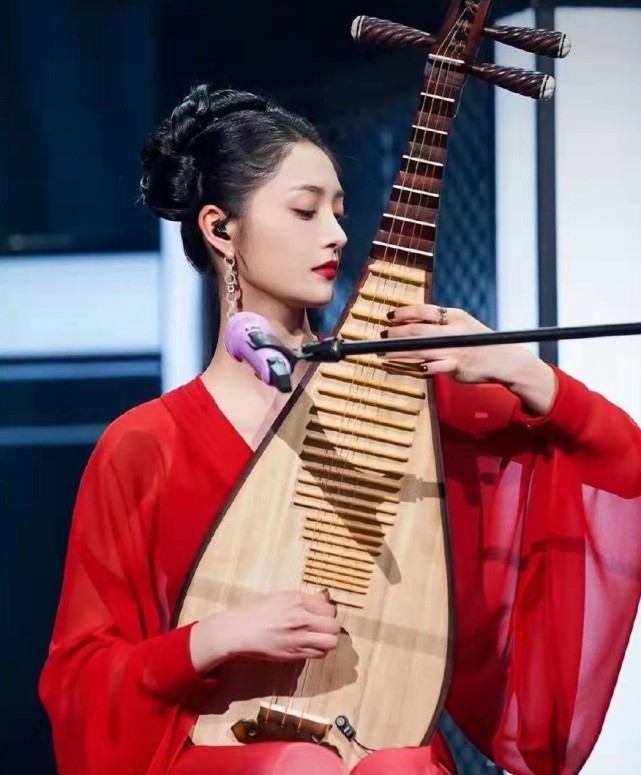周洁琼在闪光的乐队热播中一鸣惊人谁的成功都不是一蹴而就